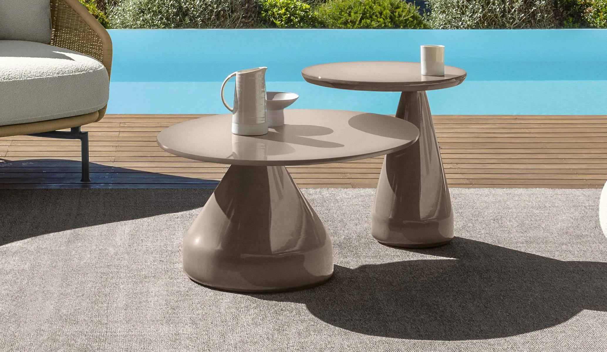 Talenti Plaza, coffee table